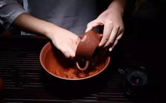 紫砂壶茶垢清洗方法介绍
