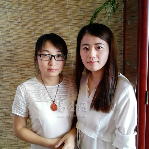 易壶网（www.yipot.com）和潘红艳老师合影
